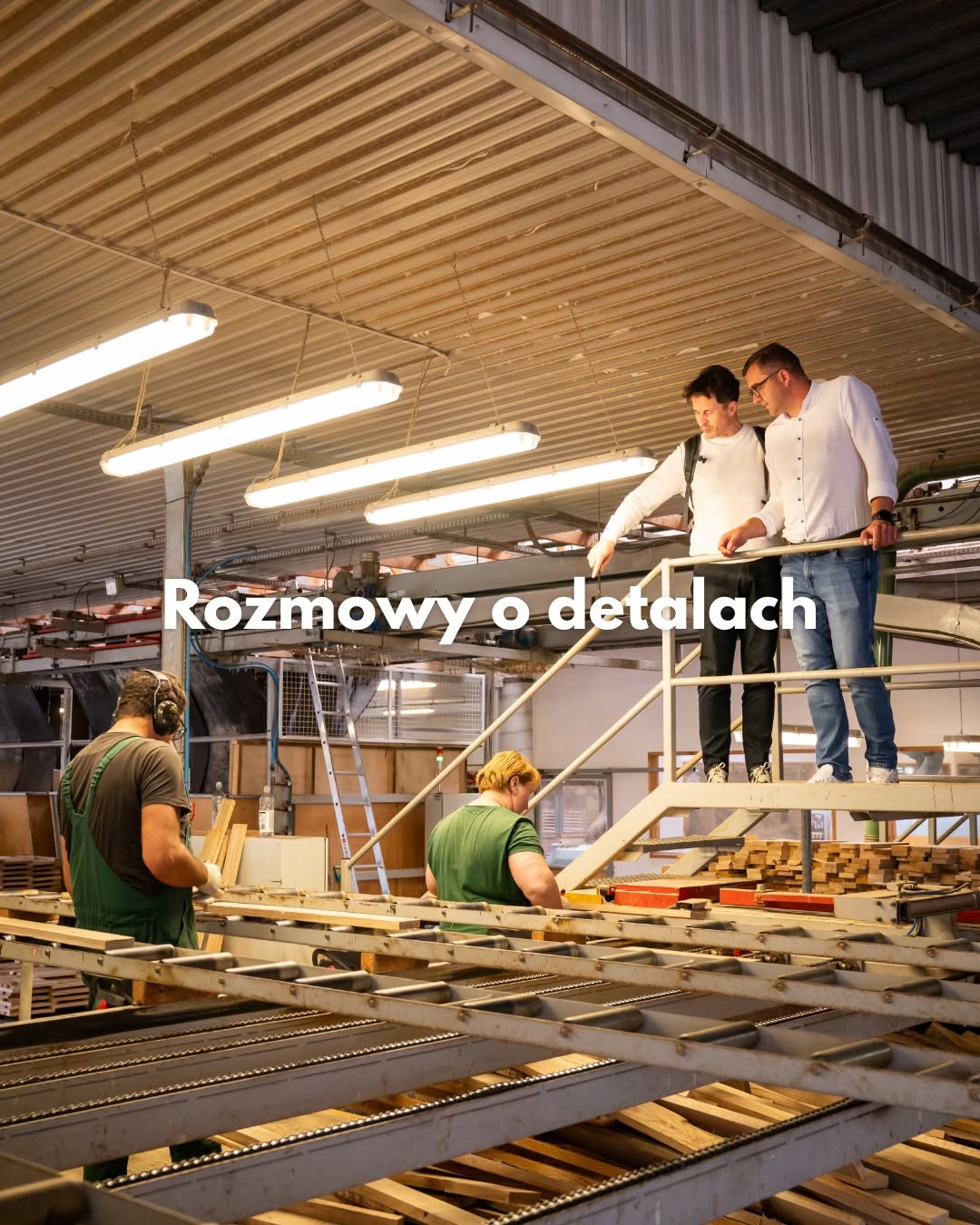 Gespräch über Details des Herstellungsprozesses von Fußböden
